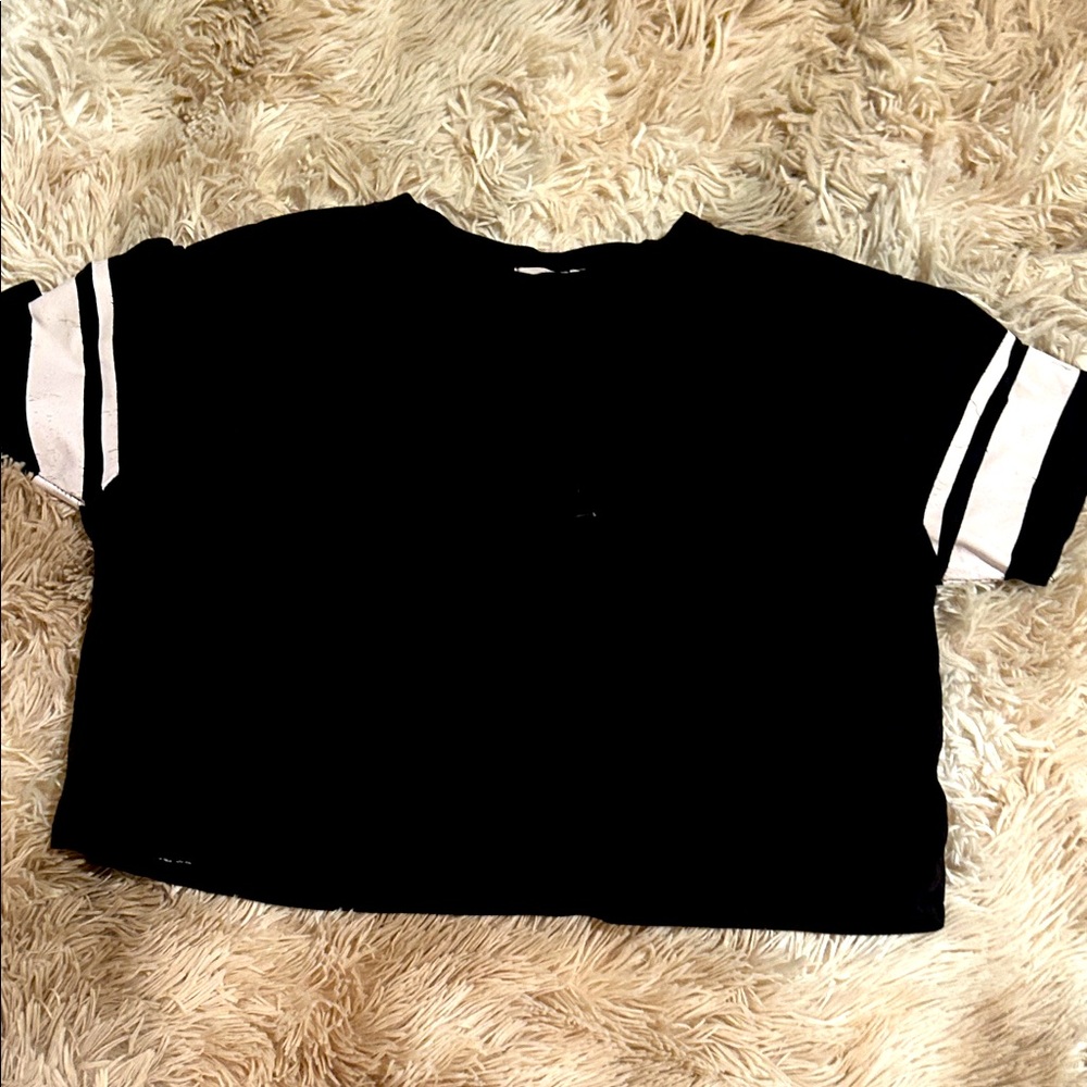 Chic Black and White Women's Crop Top#1I